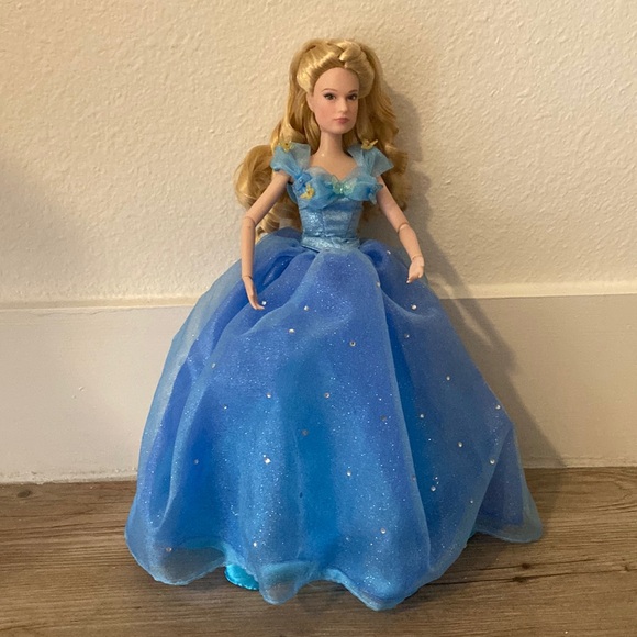 COPY - Disney Cinderella live action animator’s doll - Picture 1 of 3